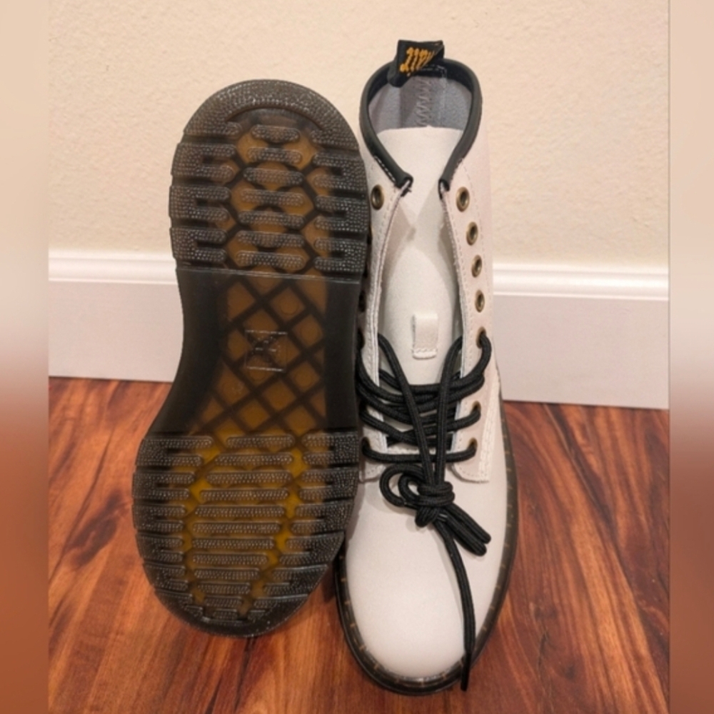 Dr. Martens Womens US 7 Zavala White Patent Leather 8 Eye Combat Boots 032026 - Picture 6 of 7